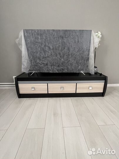 Тумба под телевизор в стиле лофт