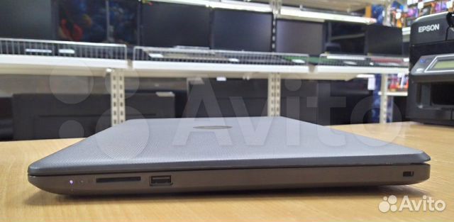 HP/i3 7020/4GB/AMD R5/1000GB/15.6 IPS FHD