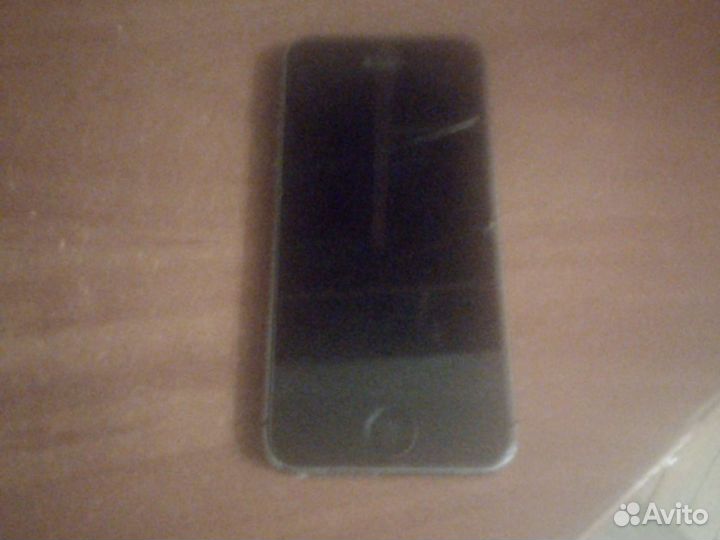 Телефон iPhone 5