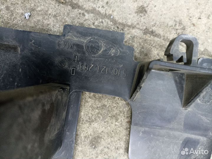 Дефлекторы потока левый Skoda Fabia 2 рестайлинг