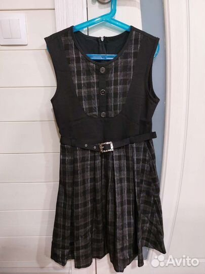 Школьная форма новая (костюм тройка) на рост 140см