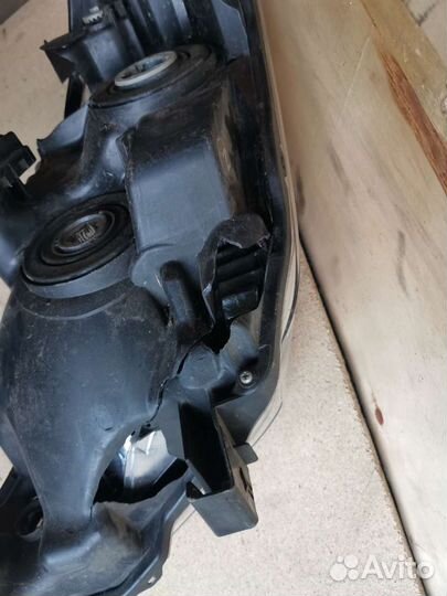 Фара левая Toyota Land Cruiser 150