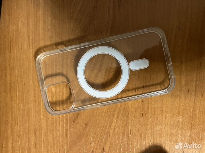 Чехлы на iPhone 13