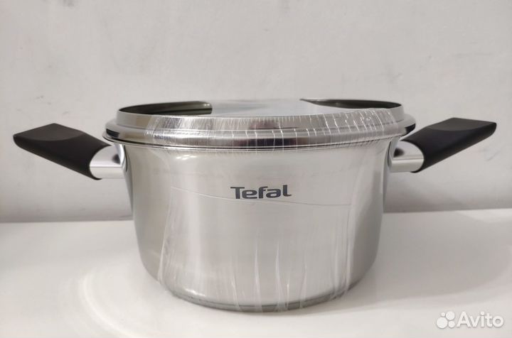 Новая кастрюля с крышкой Tefal Simpleo 20 см 2.7 л