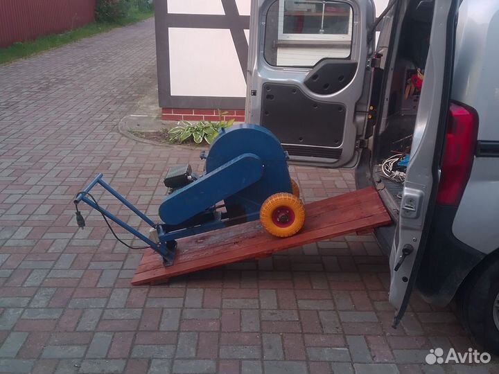 Измельчитель веток, щепорез, дробилка