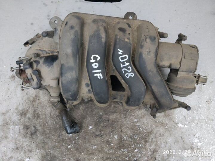 Коллектор впускной Volkswagen Golf 5 2.0