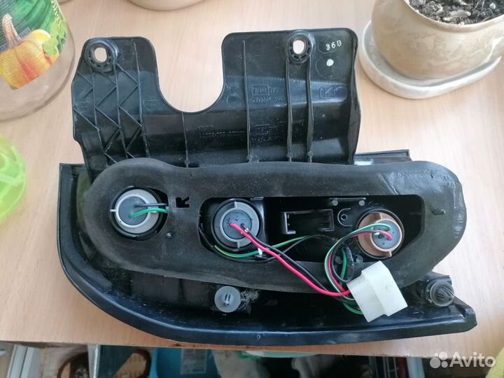 Стопы, фары, задние фонари