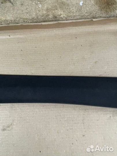 Обшивка стойки передняя правая Mercedes-Benz