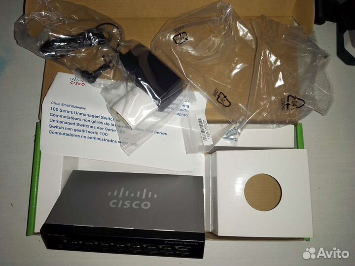 Коммутатор Cisco SF100D-08