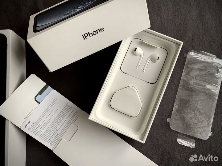 Коробки от техники Apple