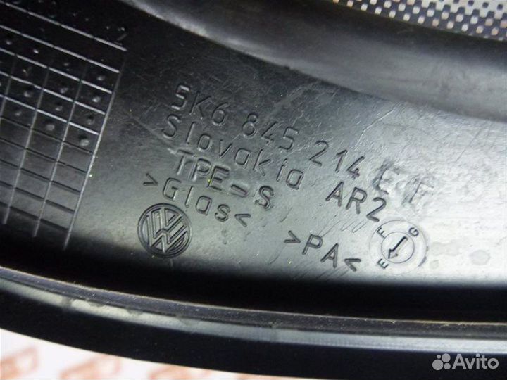 Стекло двери заднее правое Volkswagen Golf 5K1