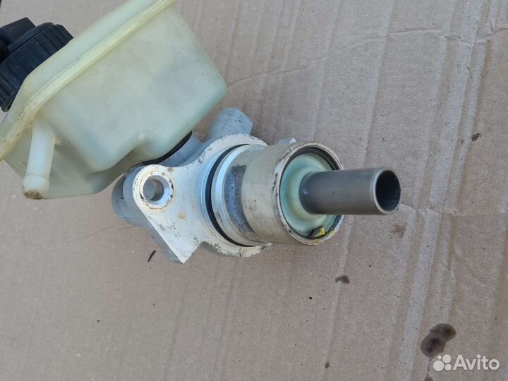 Главный тормозной цилиндр Opel Omega B 1995-2004г