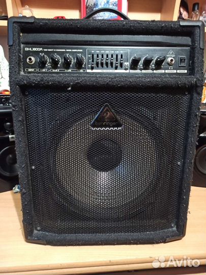 Басовый комбоусилитель Behringer Ultrabass BXL1800