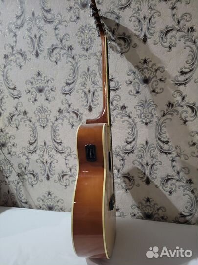 Электроакустическая гитара