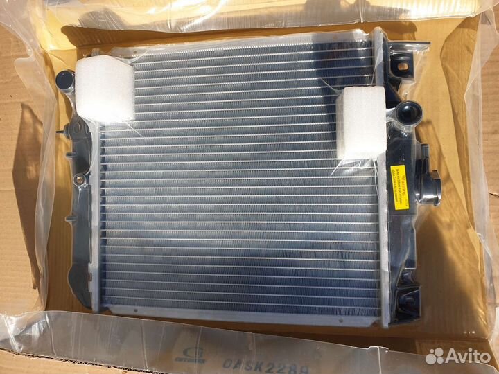 Радиатор охлаждения Suzuki Swift, 89-96 1.6