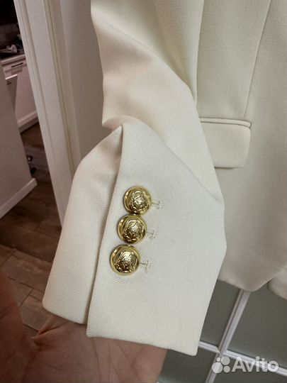 Пиджак белый zara