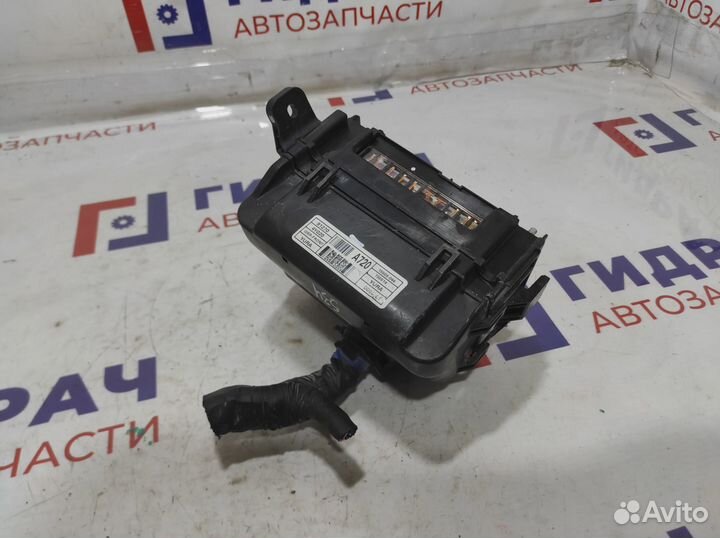 Блок предохранителей Kia Rio 3 91270-4Y020