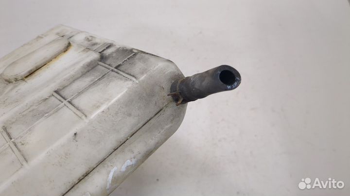 Бачок омывателя Suzuki Swift