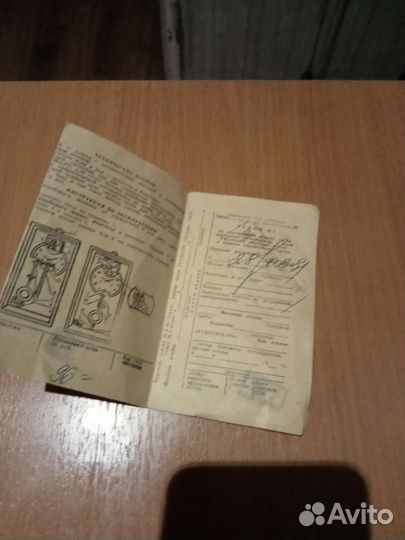 Старинные настенные антикварные часы с боем