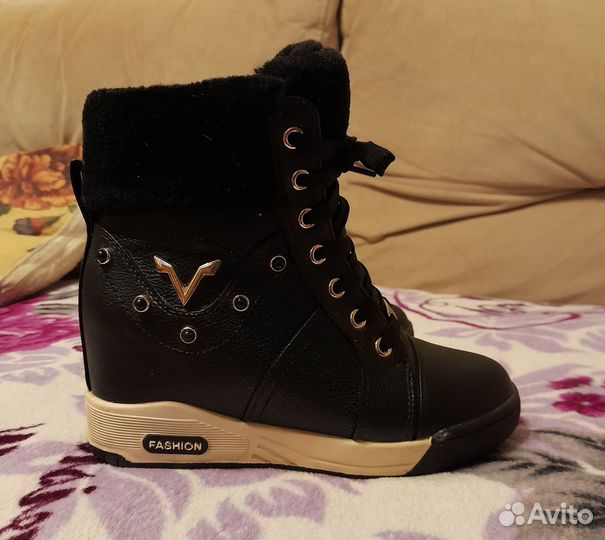 Продам зимние полуботинки