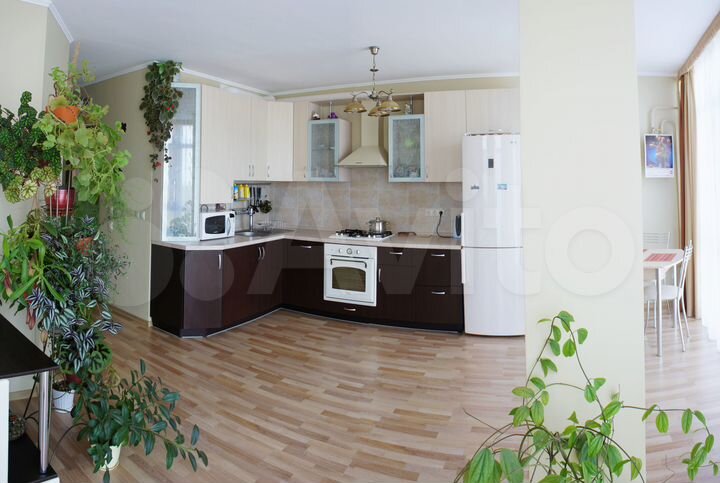 2-к. квартира, 52 м², 2/4 эт.