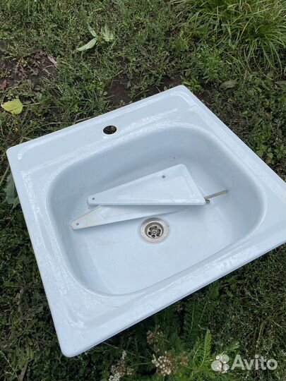 Раковина с креплением