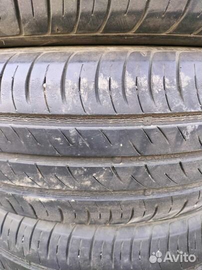 Kumho Ecowing ES01 KH27 215/65 R16