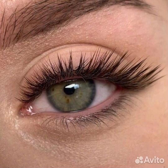 Лешмейкер (мастер по наращиванию ресниц)