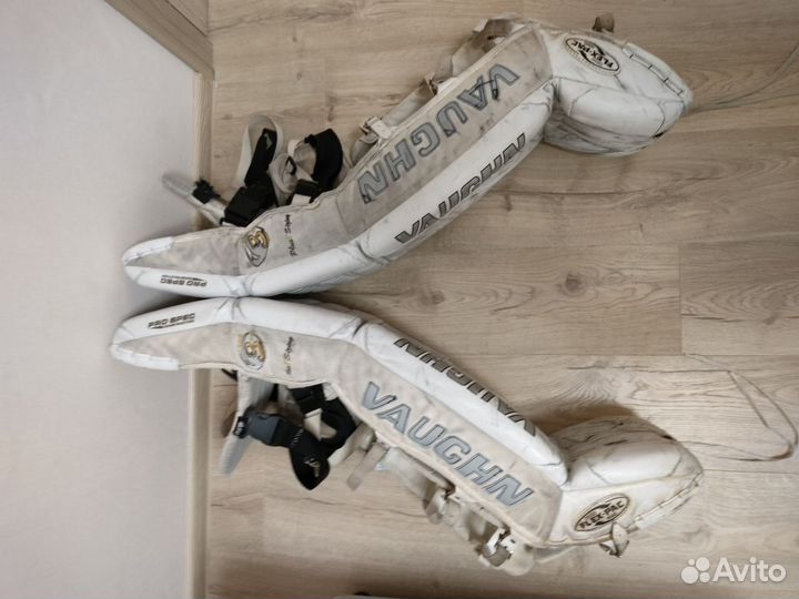 Хоккейные вратарские щитки