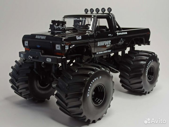Ford F-250 Monster Truck Bigfoot 66 Tyres 1:18