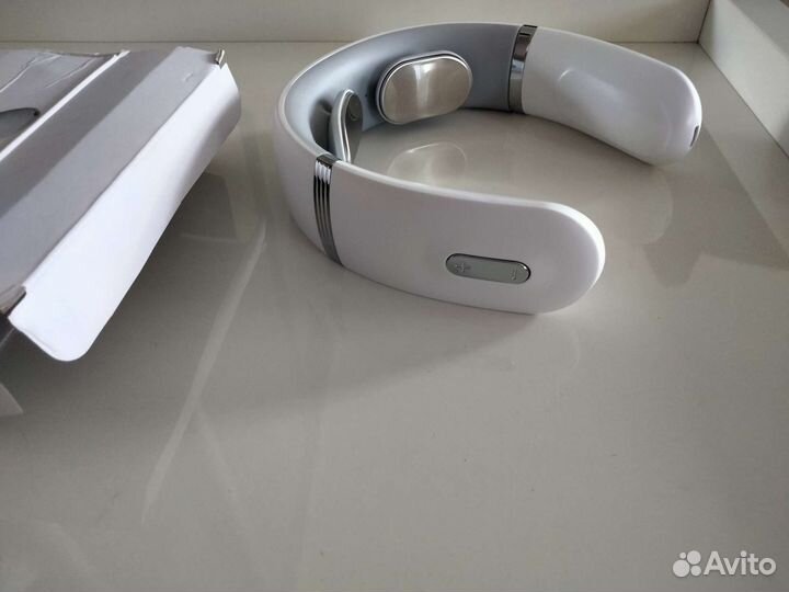 Импульсный массажёр для шеи и подогревом новый