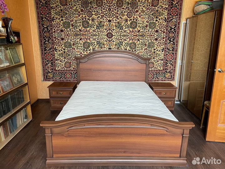 Спальный гарнитур