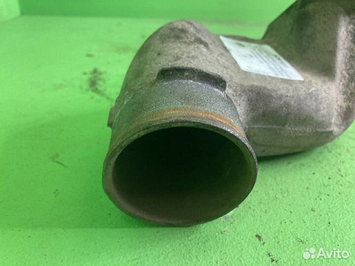 Патрубок системы охлаждения mercedes-benz actros M