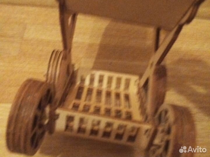 Коляска кукольная