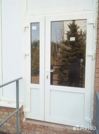 Пластиковые двери