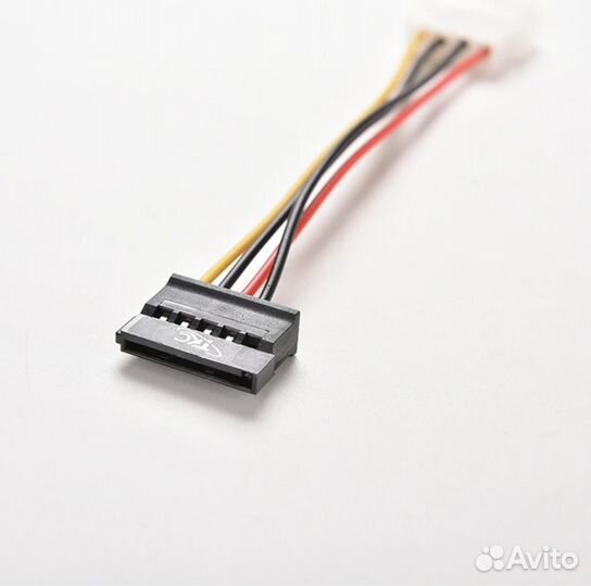 Адаптер питания Molex на SATA