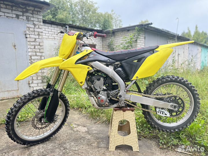 Мотоцикл Suzuki