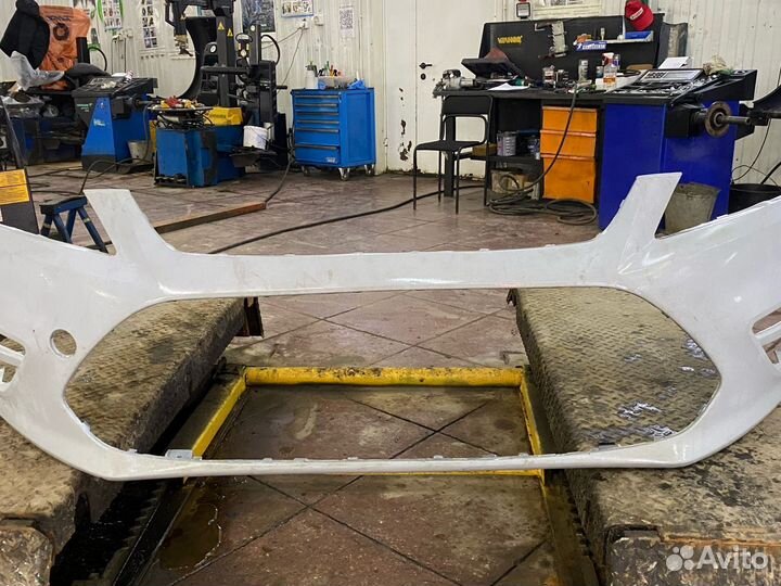 Бампер Ford Mondeo 1704626