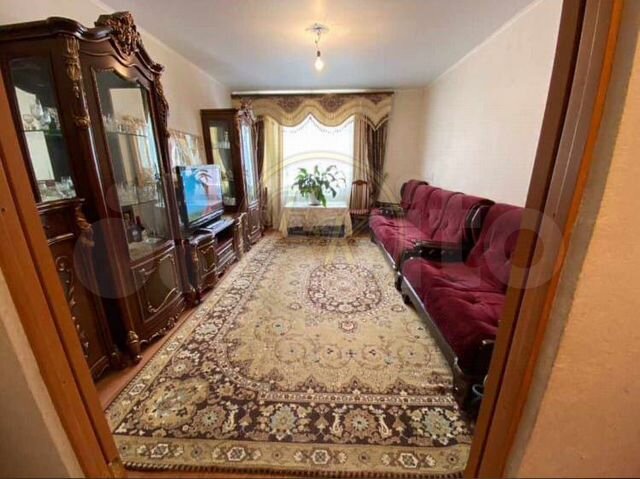 3-к. квартира, 80 м², 1/10 эт.