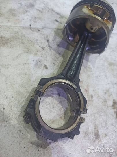 Поршень с шатуном Форд