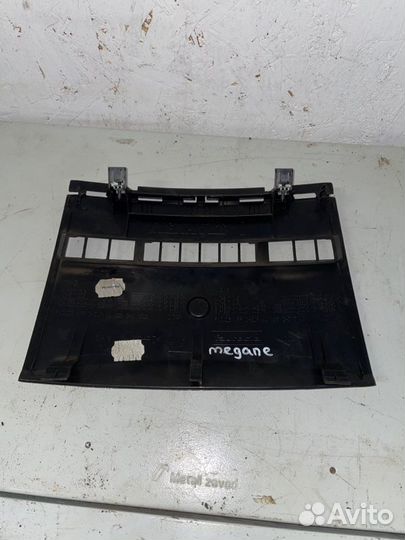 Накладка на торпедо Renault Megane седан K4M 2006