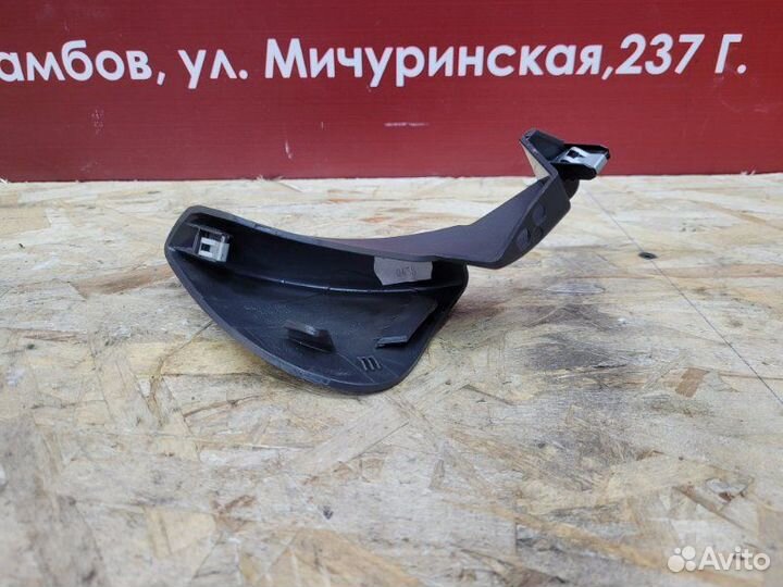 Накладка торпедо правая Nissan Terrano