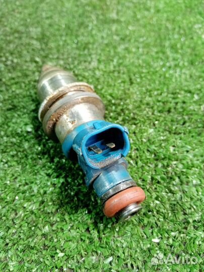 Форсунка топливная Mitsubishi Pajero 3 V75W 6G74