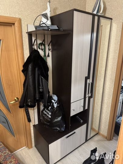 Стенка в прихожую