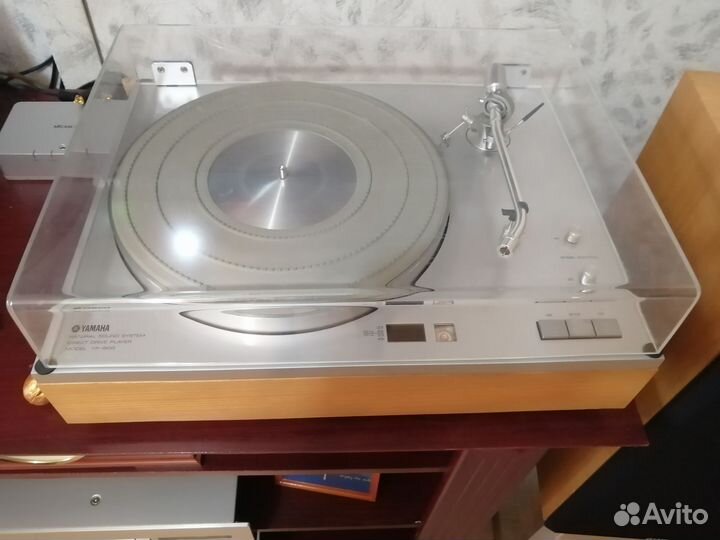 Проигрыватель винила Yamaha YP-800