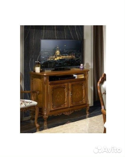 Тумба под телевизор производство Румыния