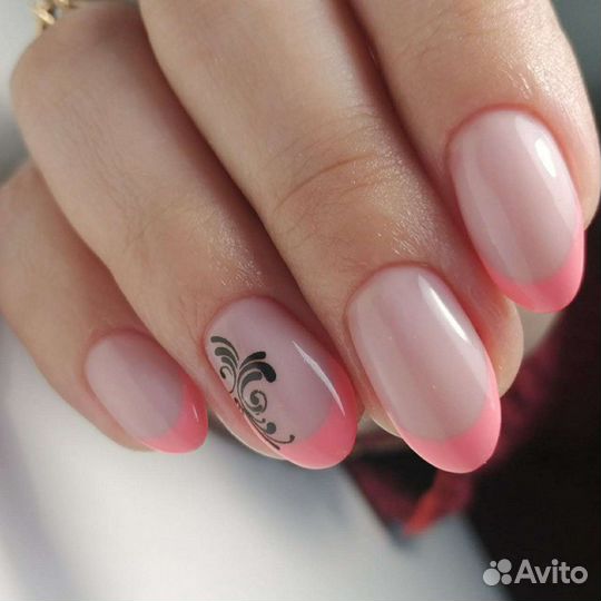 Маникюр, педикюр, наращивание ногтей