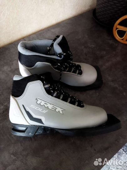 Лыжные ботинки