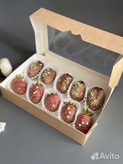 Клубника, Королевские финики шоколаде