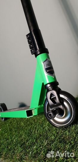 Самокат трюковой алюминиевый цвет зелёный